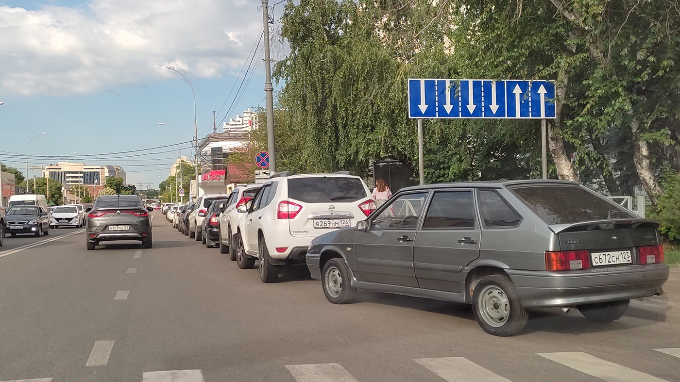 В Краснодар вернулись автомобильные эвакуаторы