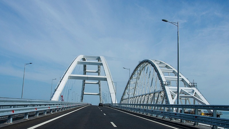 По Крымскому мосту за лето проехало примерно миллион автомобилей