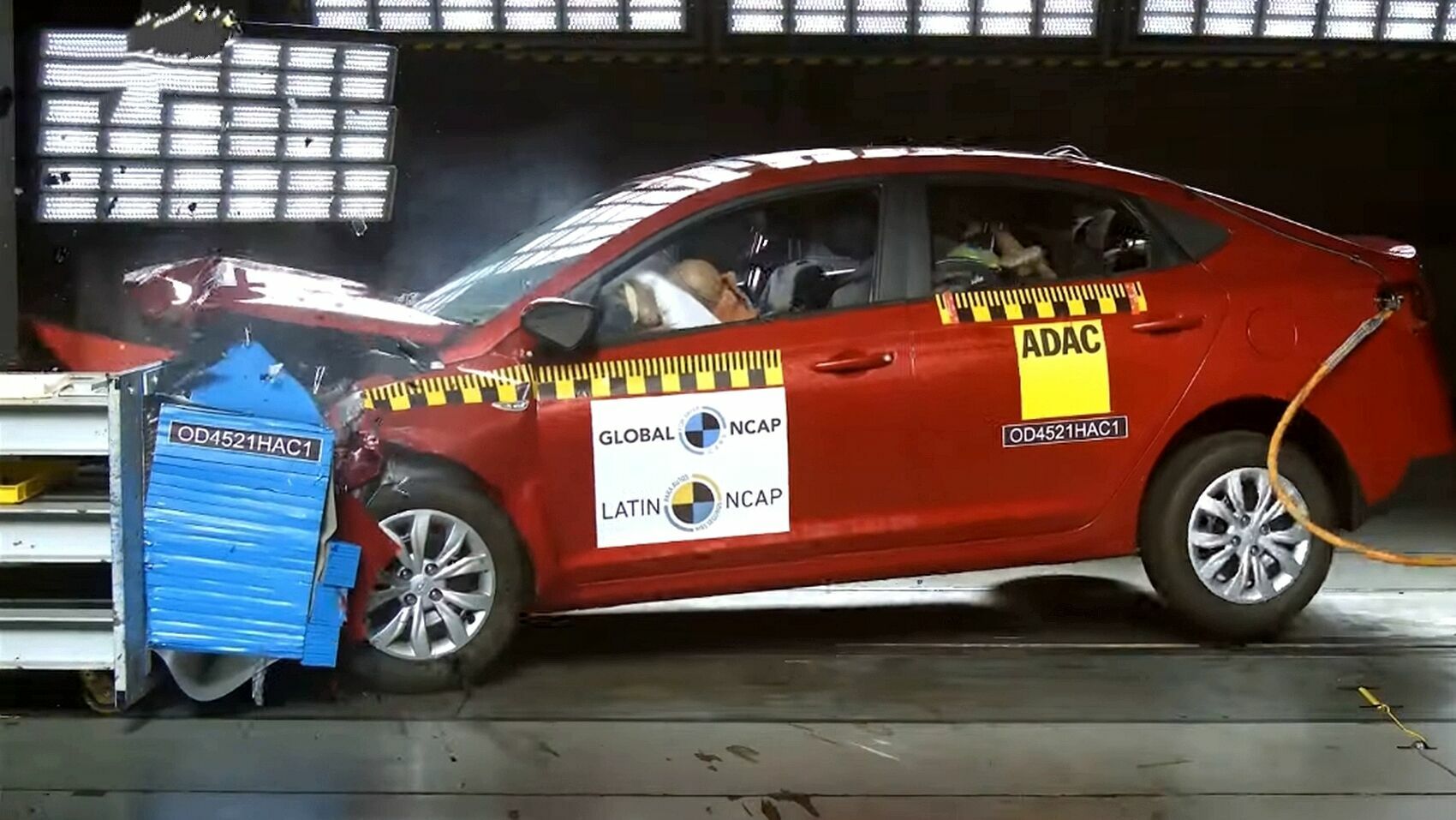 Hyundai Solaris в Мексике провалился во время краш-тестов