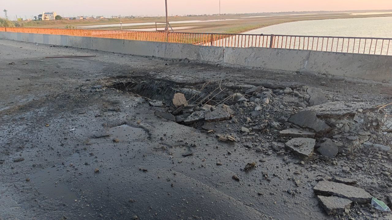 ВСУ ударили ракетой по Чонгарскому мосту между Крымом и Херсонской областью