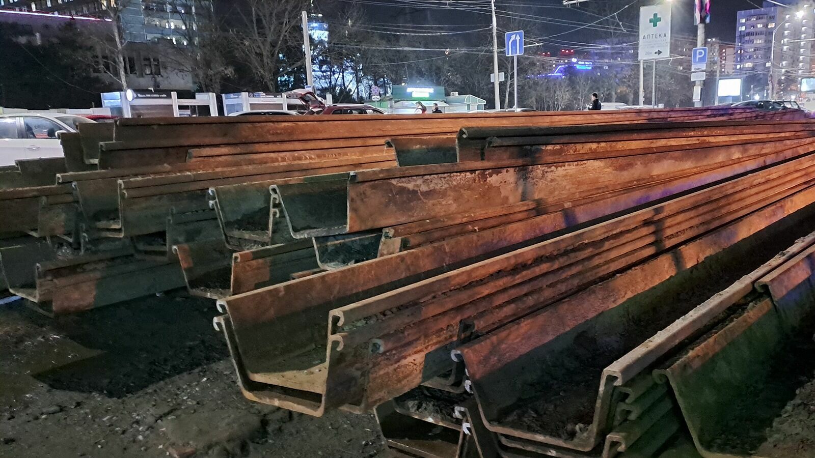На улице Красных Партизан начали строить подземный переход возле ККБ №2
