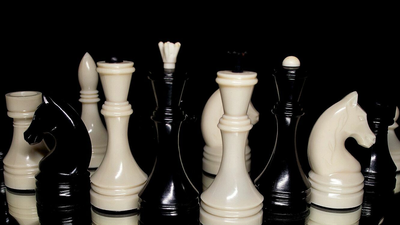 Новый дом, новая реальность: российские шахматы первыми сменят Европу на Азию