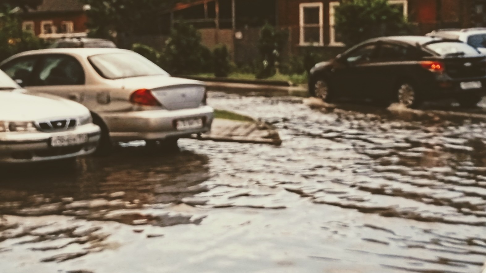 Ливень в Туапсинском районе: затопленные дома, дороги и искареженные автомобили