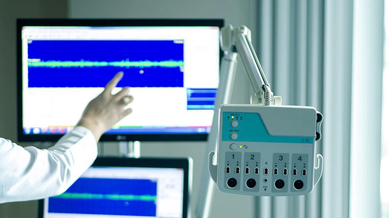 В Краснодаре первую операцию по сохранению репродуктивного здоровья провел робот