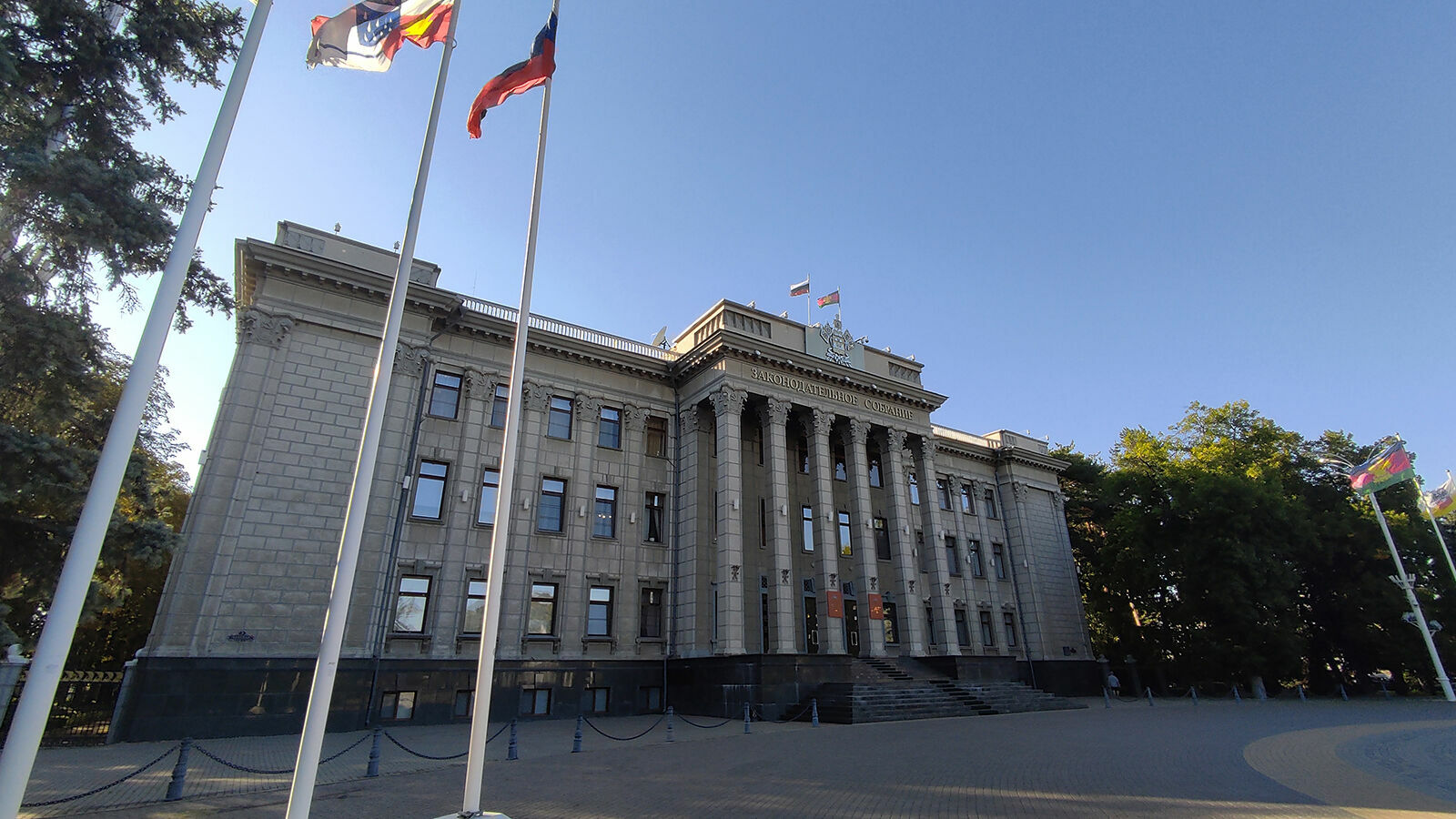 Депутаты ЗСК высказались по поводу закона о введении QR-кода в общественных местах