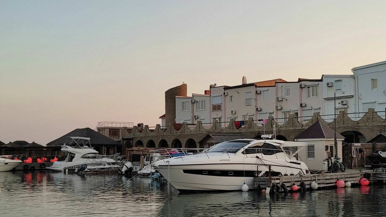 Яхта Сергея Галицкого появилась в Монако на яхт-шоу
