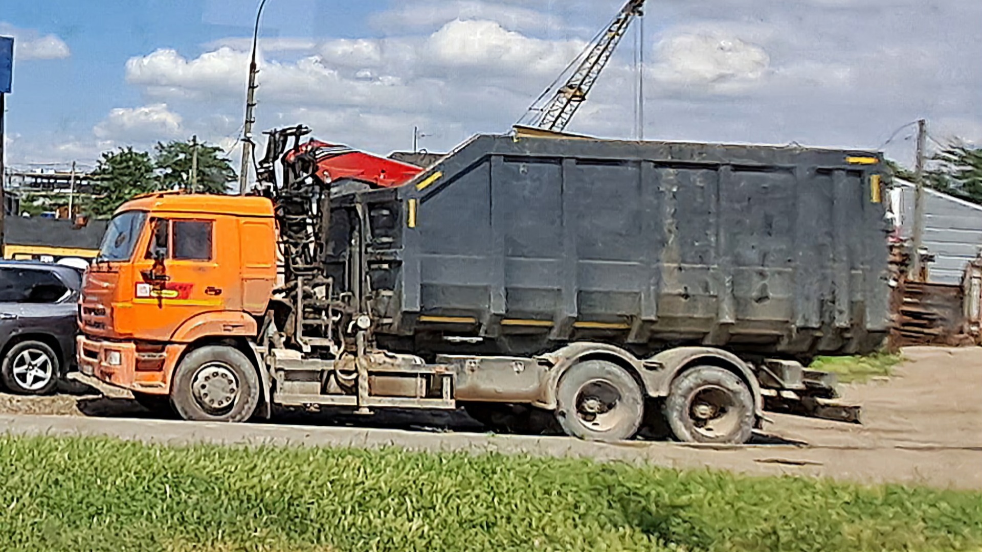 В Сочи с 15 июля запретят днем передвижение грузовиков