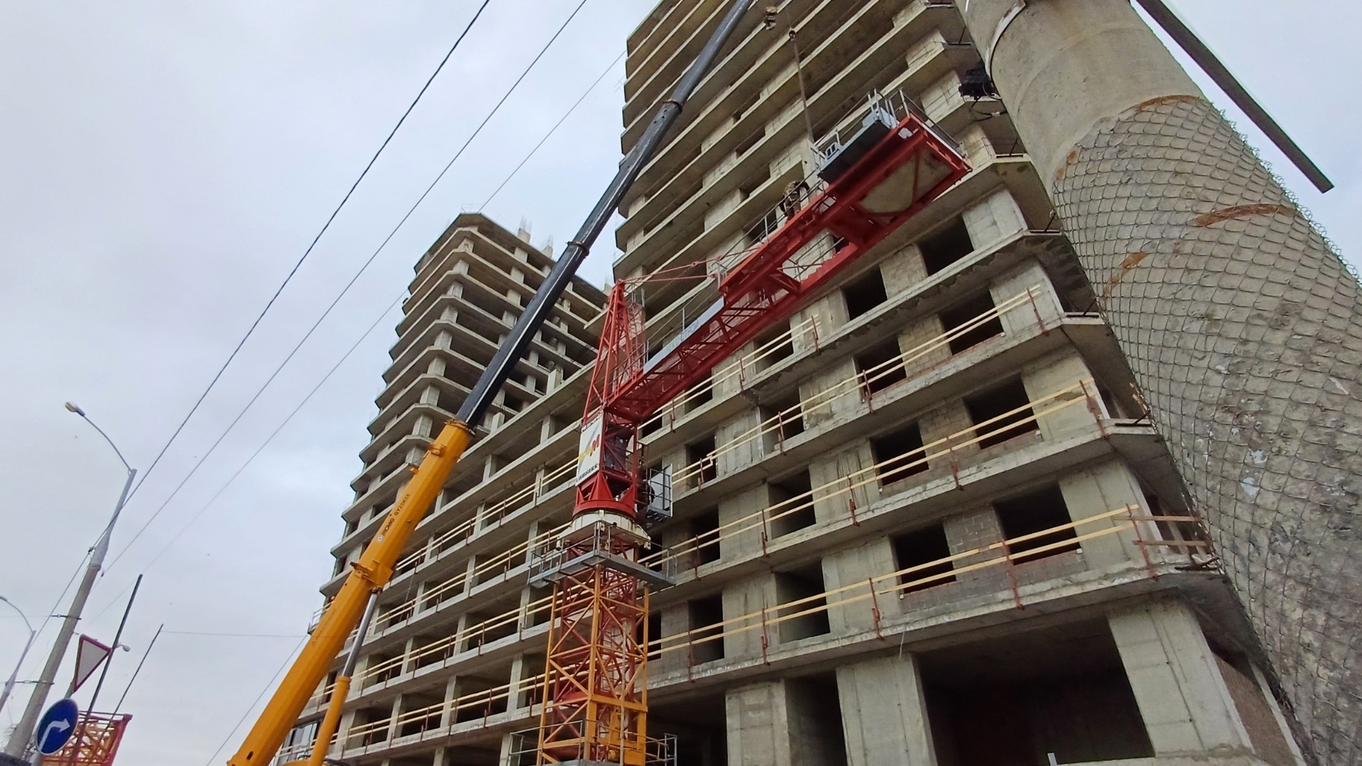 ЖК «Дом Скала» в Краснодаре достроят, начался монтаж кранов