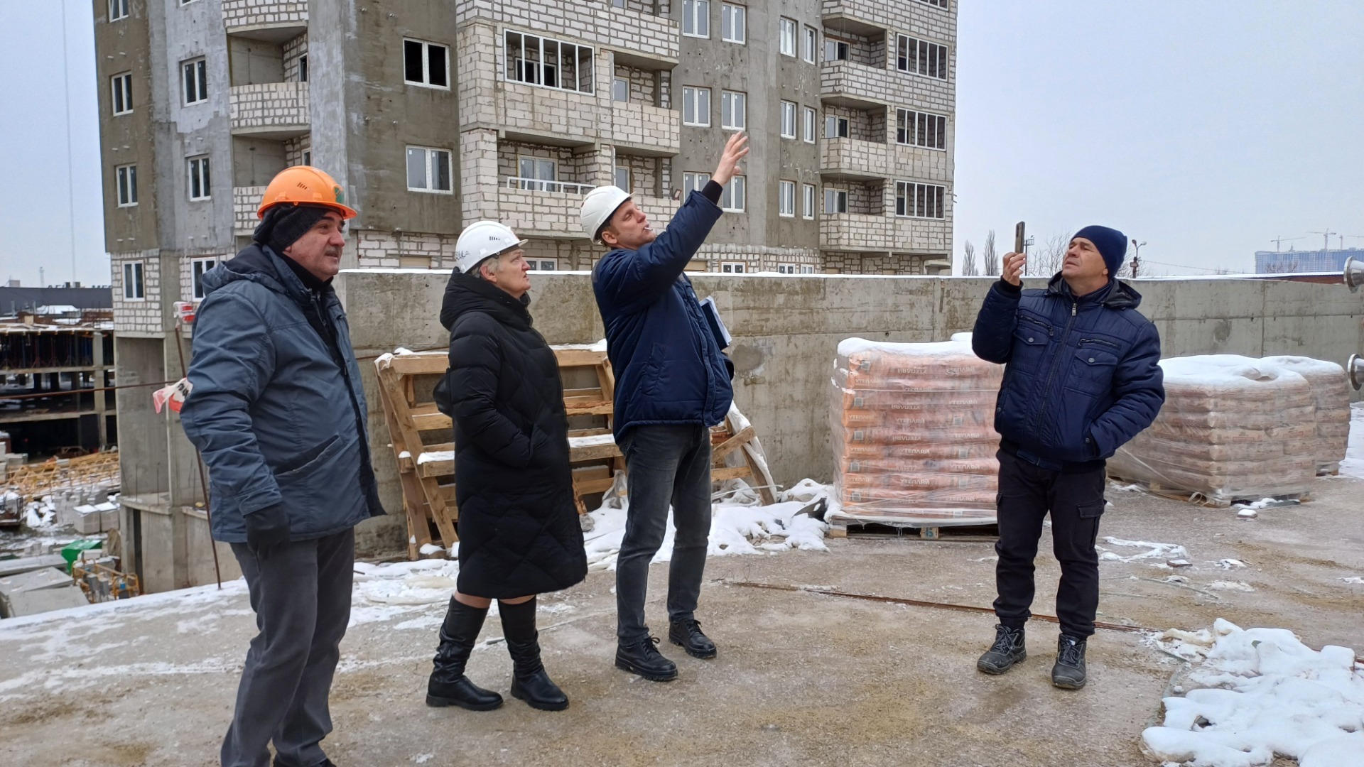 Дольщикам показали процесс строительства ЖК «Кино» в Краснодаре