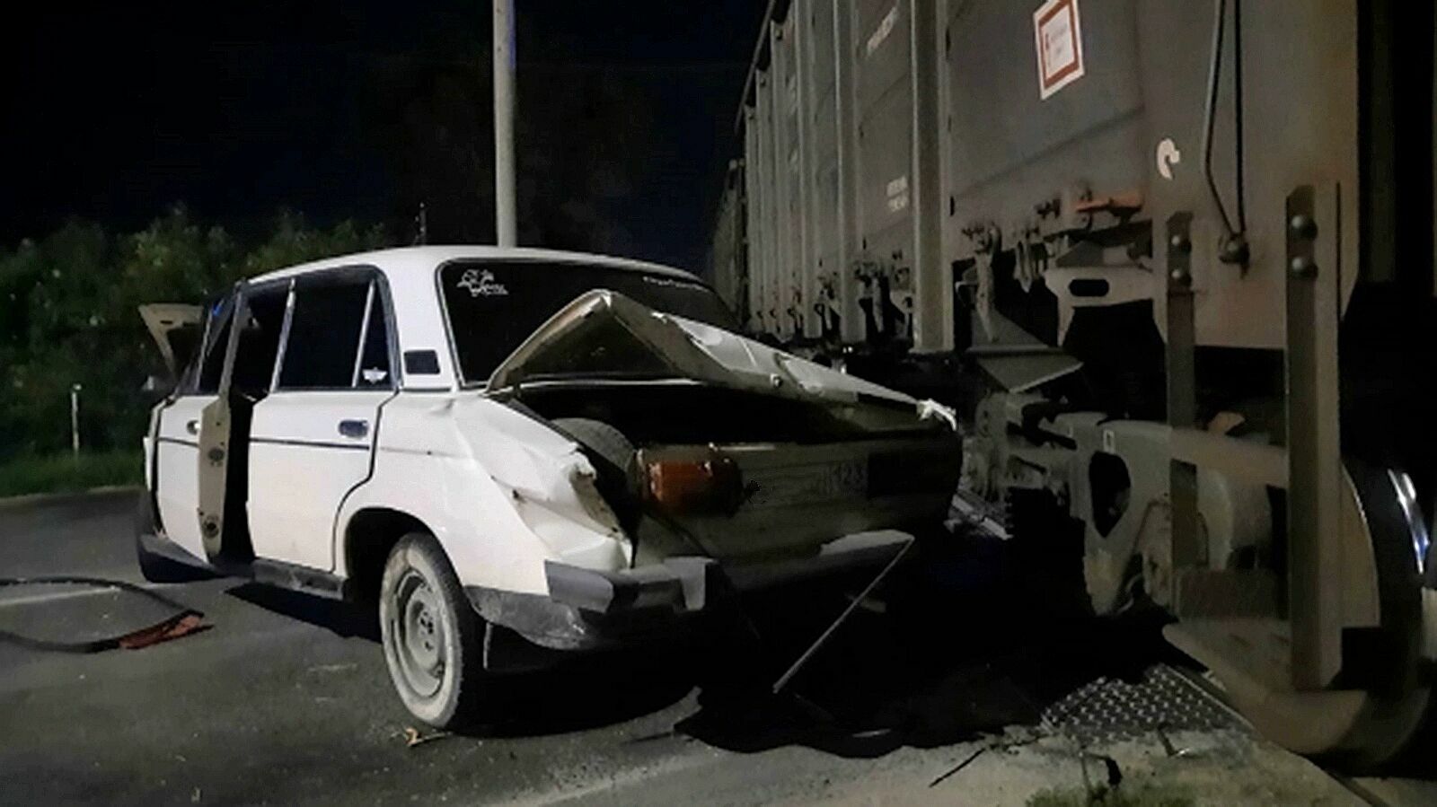 Погоня полиции за автомобилем в Темрюке закончилась ДТП с поездом