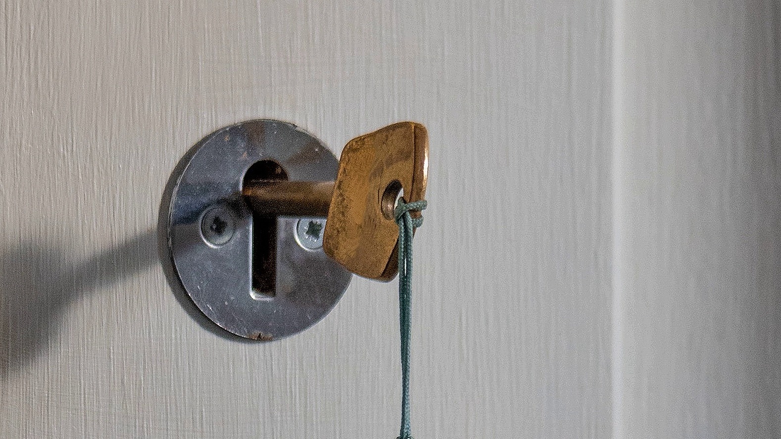 В Ейске выдали ключи от квартир жителям восстановленного дома после аварии с Су-34