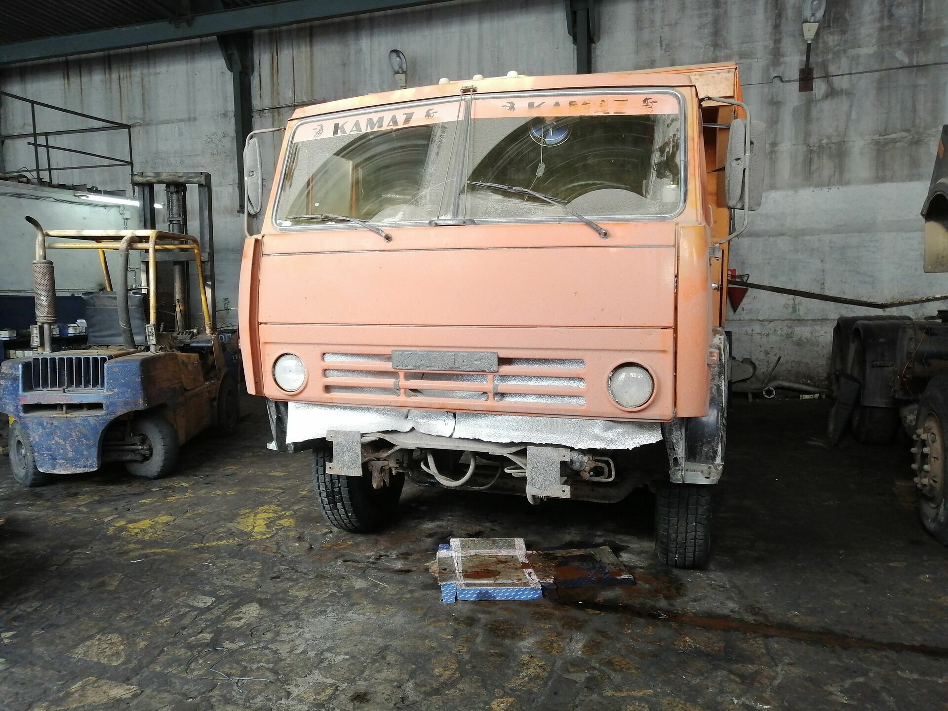 В Крыловском районе Кубани механик сдал в металлолом КамАЗ клиента