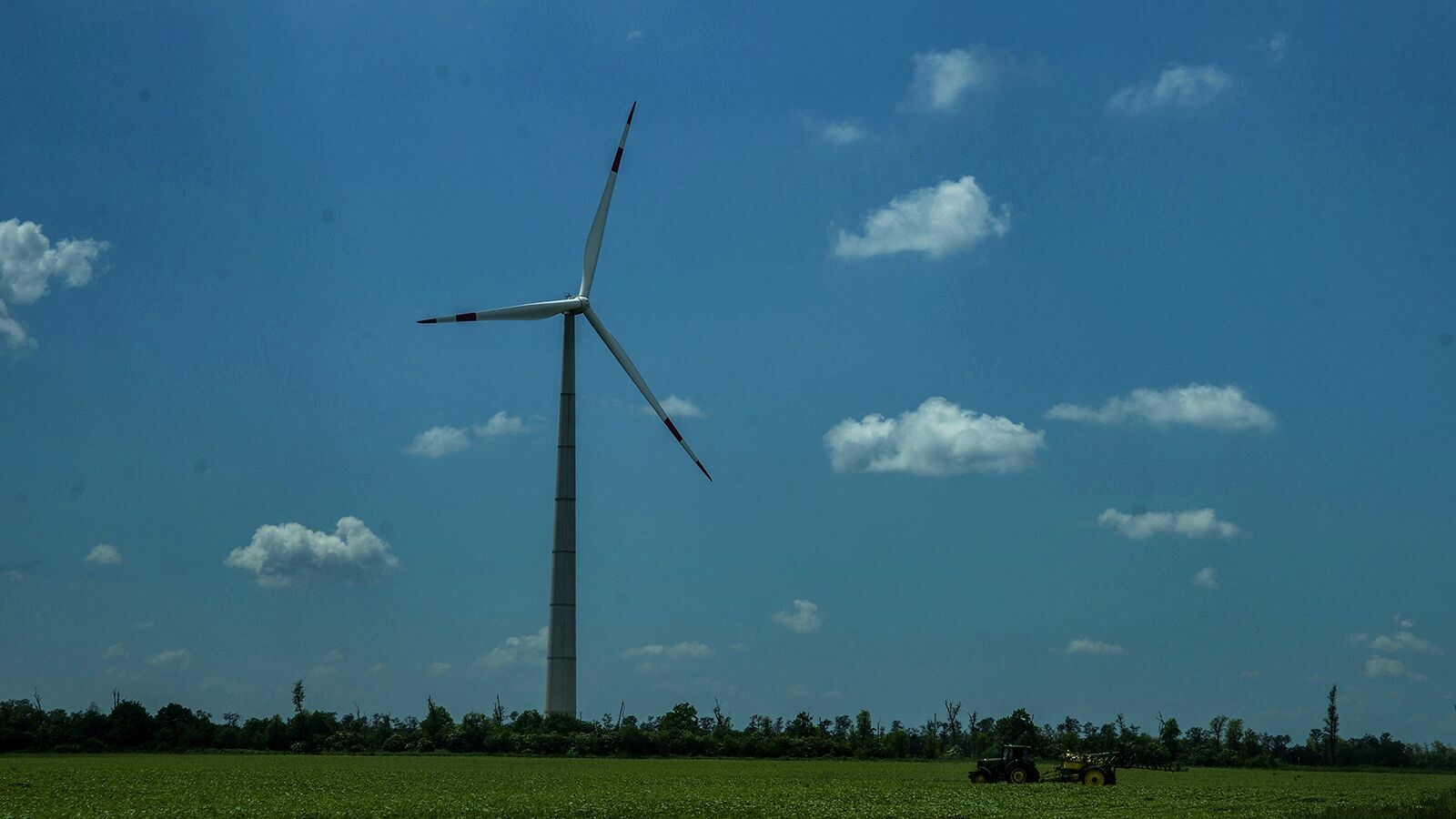 Ветряная электростанция в Адыгее.