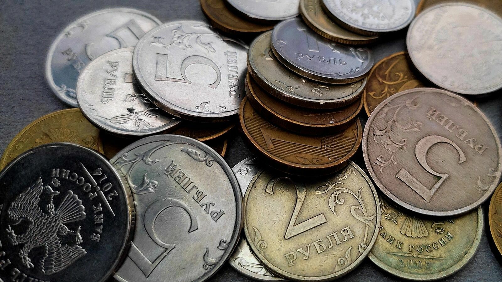 В Краснодарском крае за год стало на треть меньше фальшивых денег