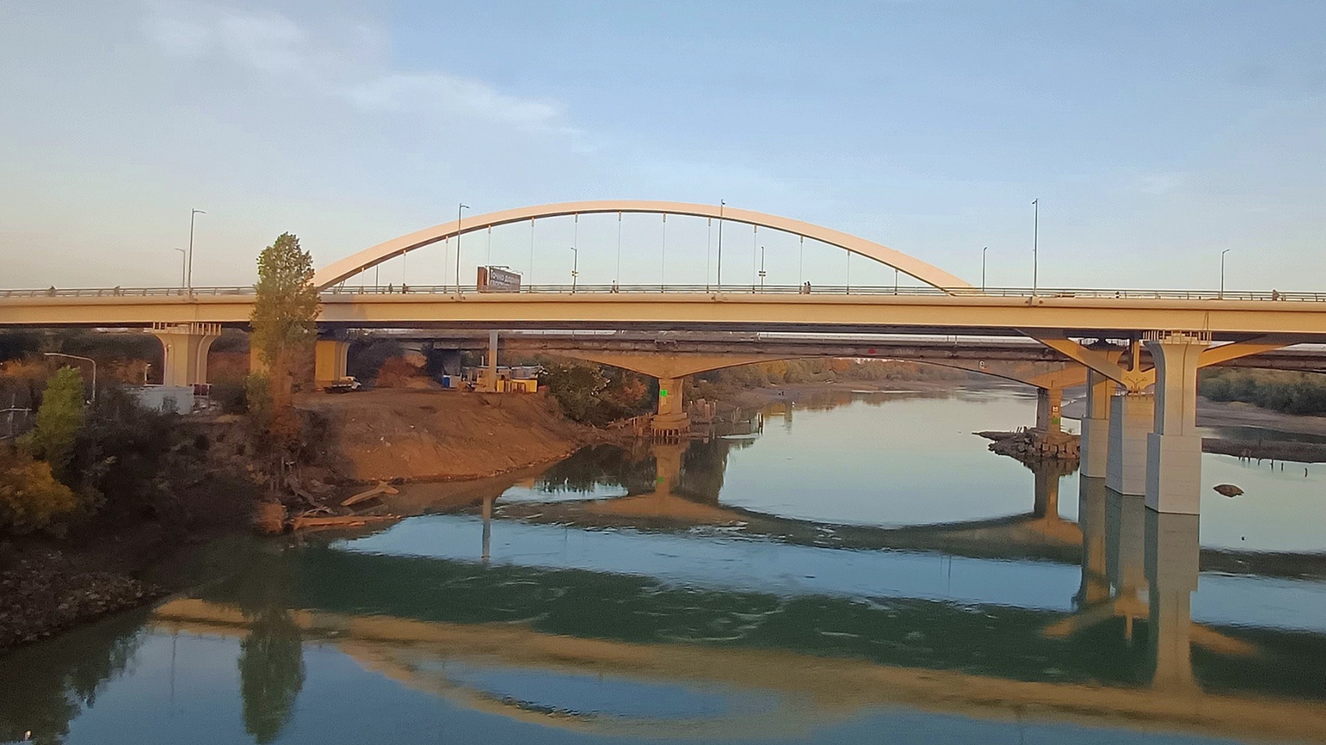 Водители Краснодара об открытии Яблоновского моста: Пробок меньше не стало
