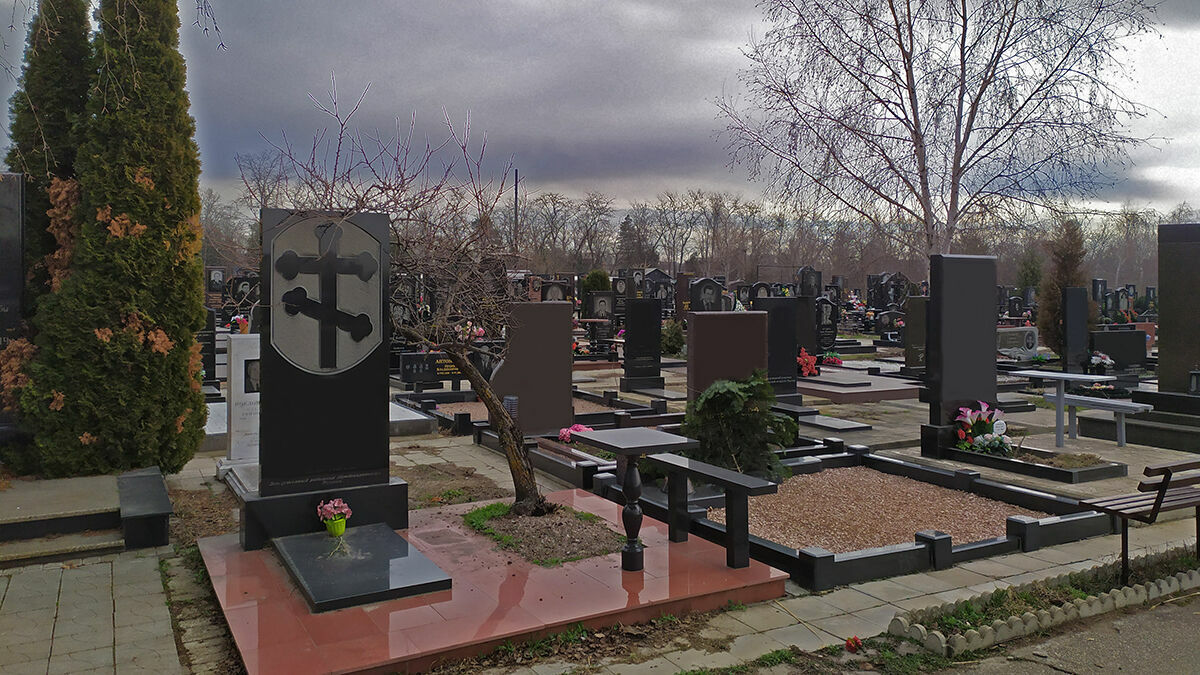 На благовещение можно ходить на кладбище
