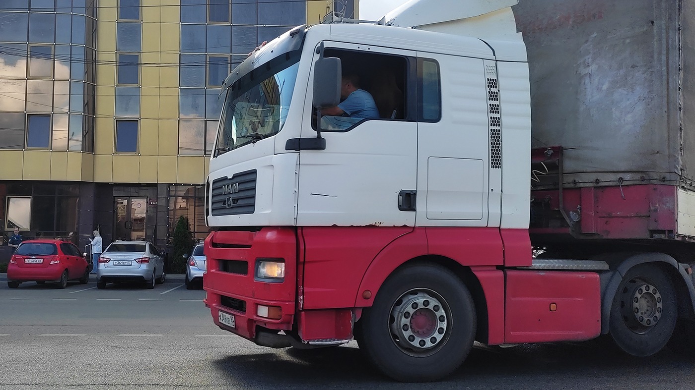 С улиц Краснодара убирают грузовые автомобили, опубликована схема объезда